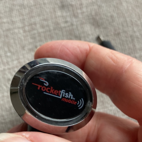 Rocketfish Mobile Phone Charger - Picture 2 of 4